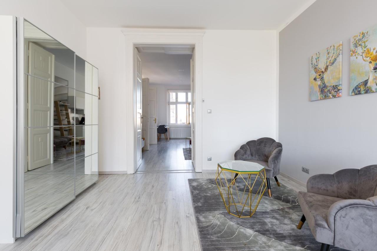 Designer Apartment On The Budapest Broadway With 2Br And Ac Exteriör bild