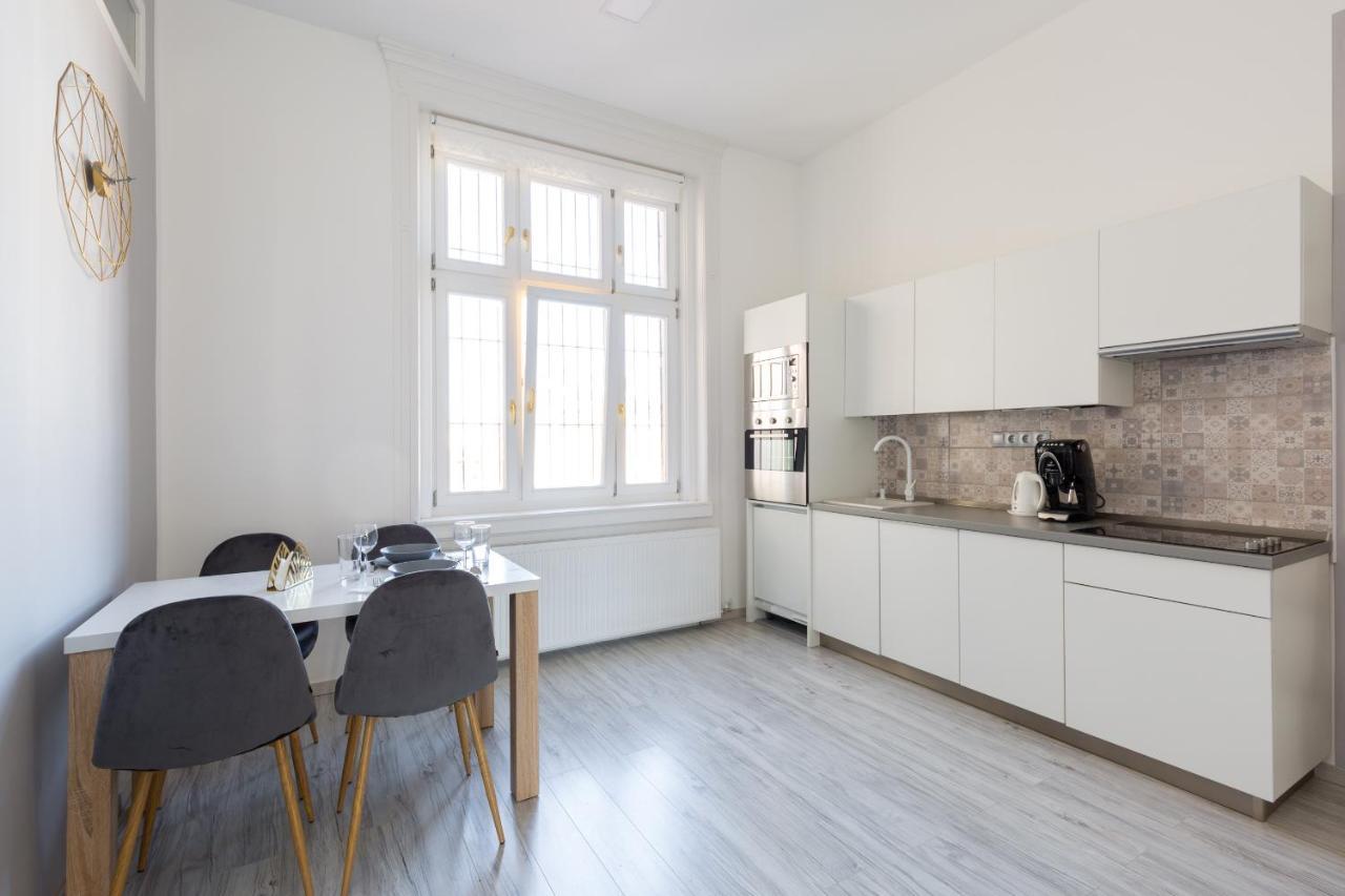 Designer Apartment On The Budapest Broadway With 2Br And Ac Exteriör bild