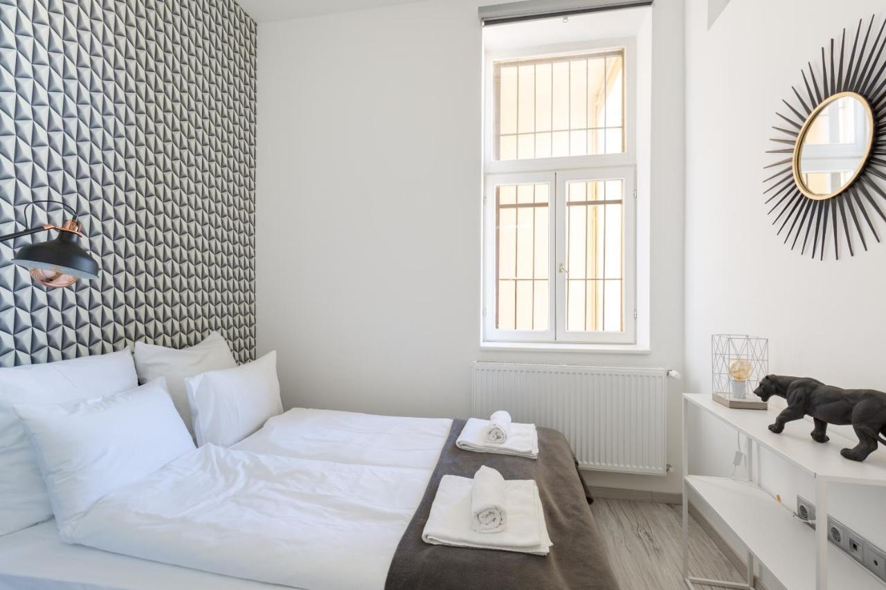 Designer Apartment On The Budapest Broadway With 2Br And Ac Exteriör bild